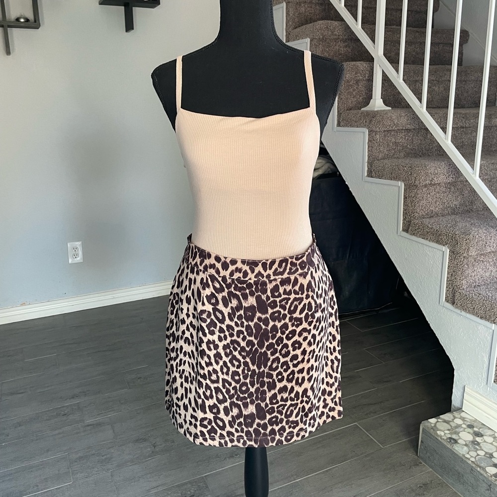 Beige Ribbed Strappy Backless Bodysuit - Picture 7 of 8